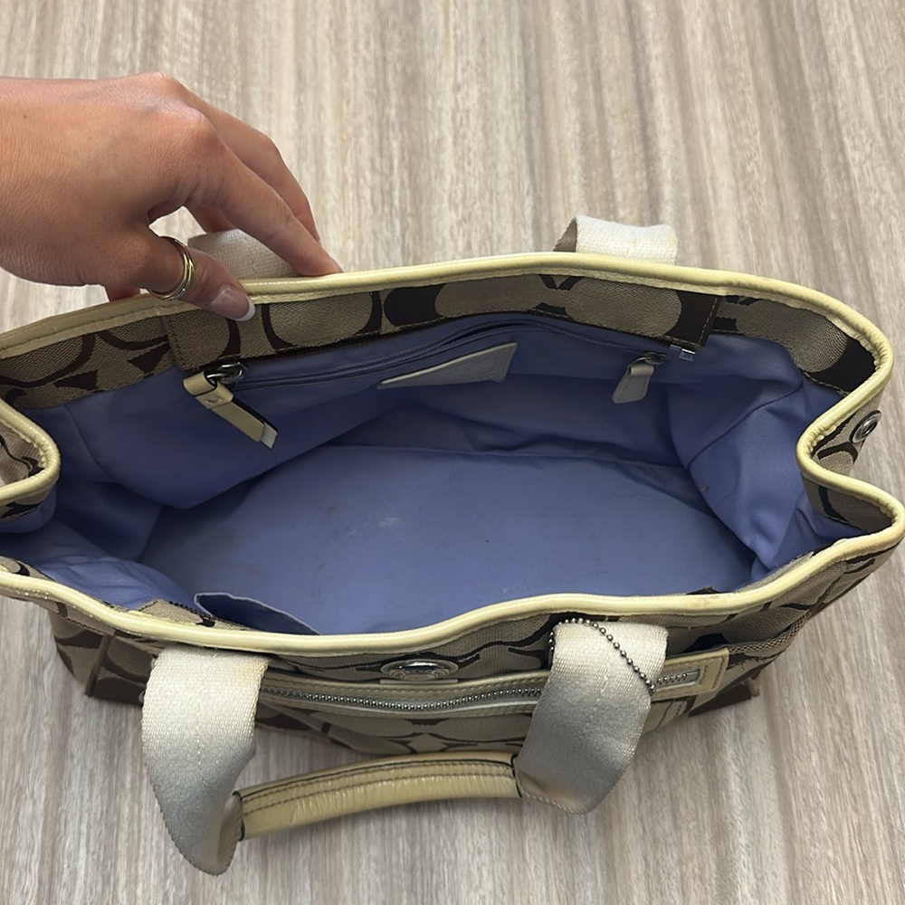 Vintage Coach Daisy Signature Logo Shoulder Bag #F1487 - Picture 5 of 16